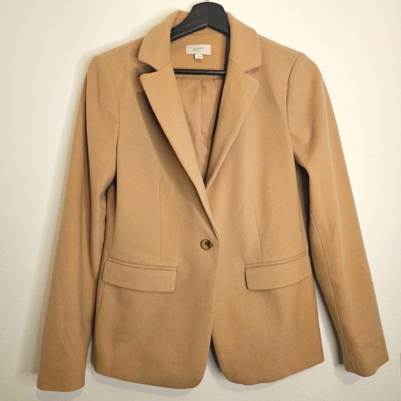 LOFT Jackets & Blazers - Loft Tan Blazer Size 4